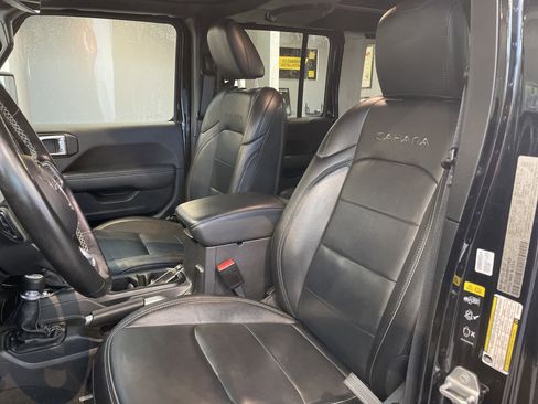 Used 2022 Jeep Wrangler Unlimited Sahara w/ Cold Weather Group image 17
