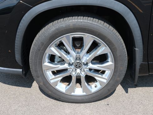 Used 2021 Toyota Highlander Limited AWD/4WD image 10