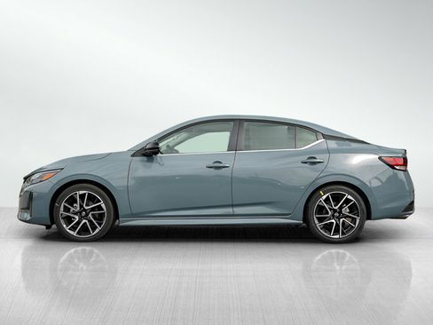 New 2025 Nissan Sentra SR w/ SR Premium Package image 4