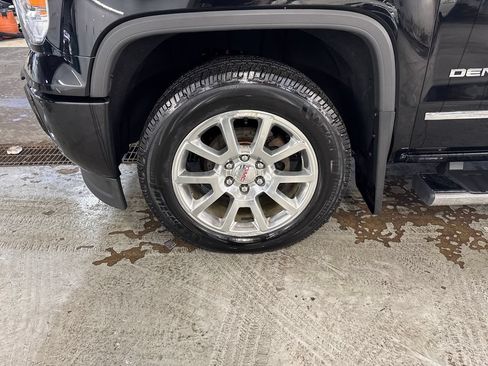Used 2015 GMC Sierra 1500 Denali w/ Driver Alert Package AWD/4WD image 11