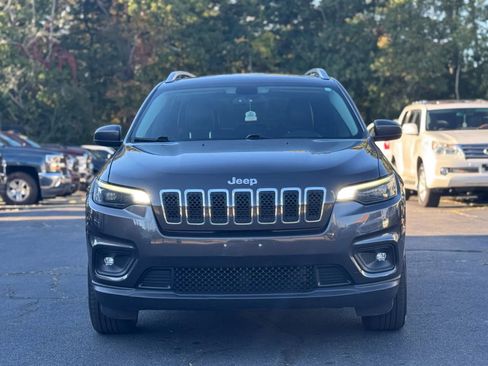 Used 2019 Jeep Cherokee Latitude Plus image 3
