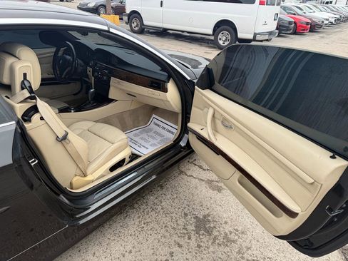 Used 2011 BMW 335i Convertible image 10