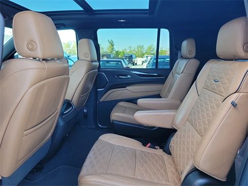 Certified 2022 Cadillac Escalade ESV Premium Luxury w/ Performance Package image 22