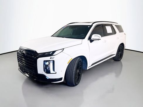 Used 2024 Hyundai Palisade Calligraphy image 3