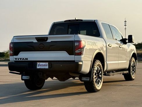 Used 2023 Nissan Titan PRO-4X w/ Pro-4x Convenience Package AWD/4WD image 8