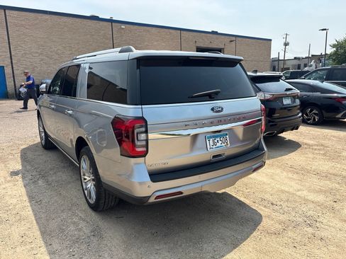 Used 2024 Ford Expedition Max Limited AWD/4WD image 3