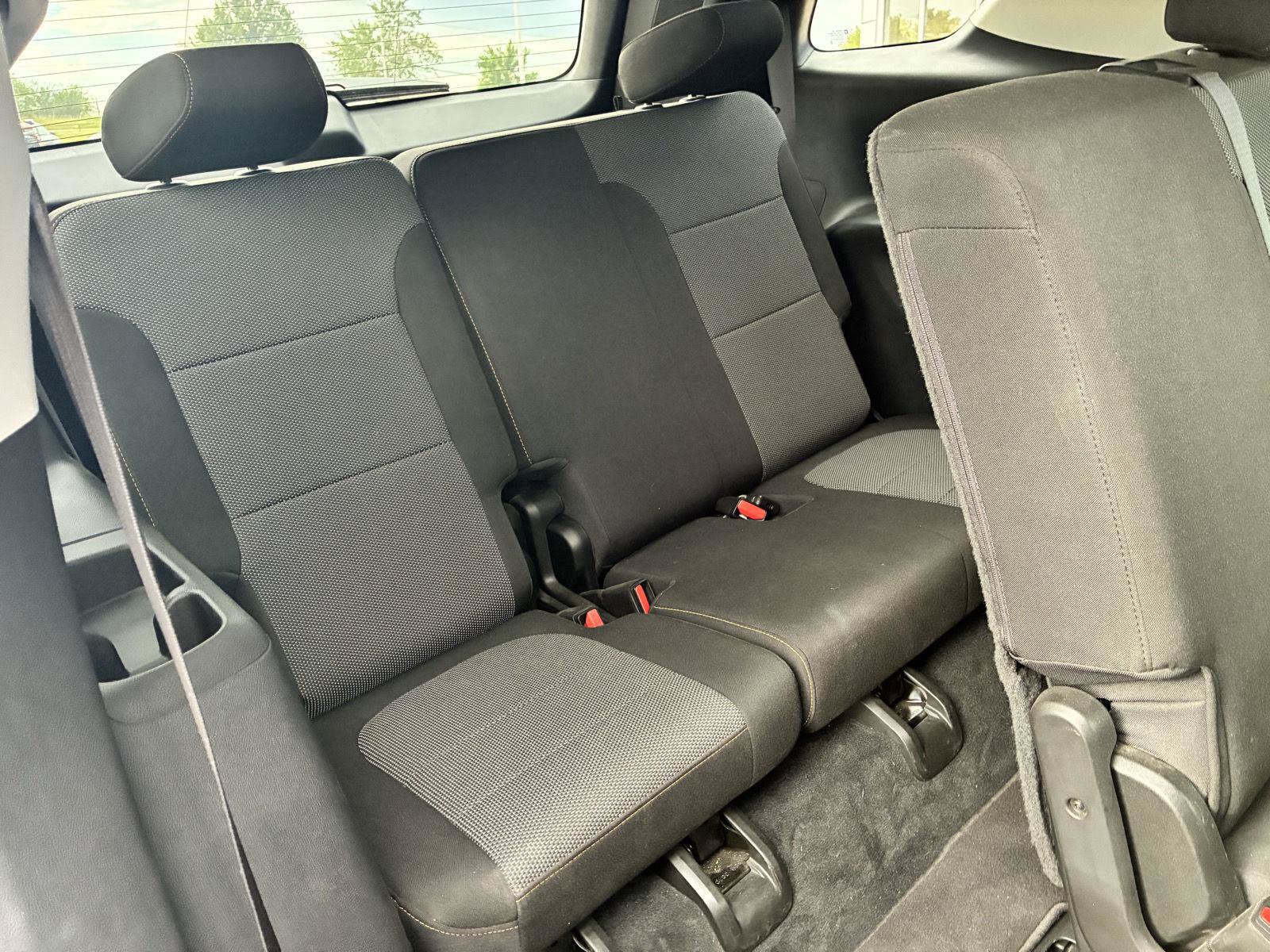 Used 2021 Chevrolet Traverse LT FWD image 11