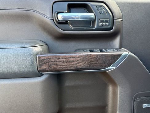 Used 2020 GMC Sierra 2500 Denali w/ Denali Ultimate Package image 11