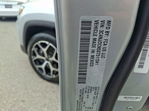 Used 2025 Jeep Compass Limited AWD/4WD image 27