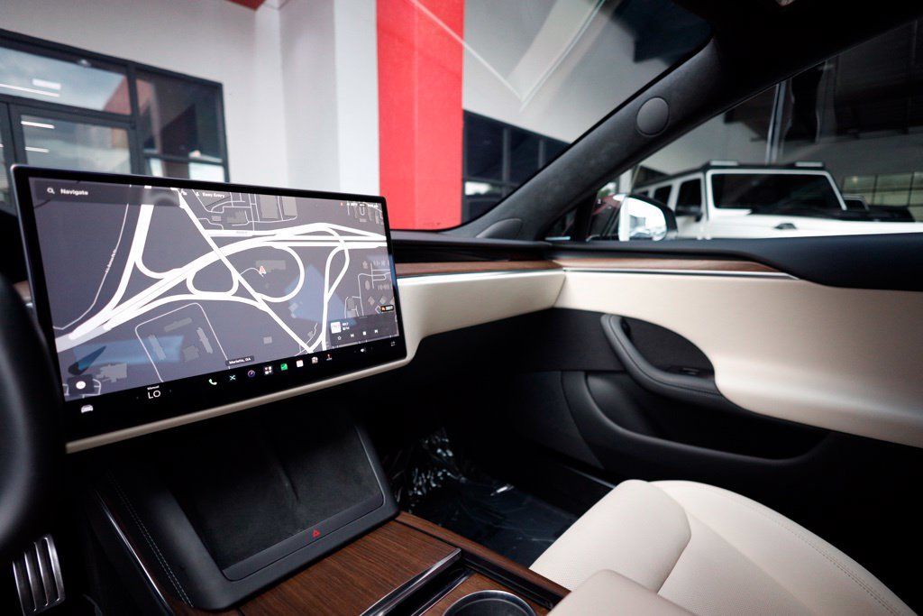 Used 2023 Tesla Model S AWD/4WD image 29