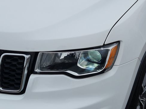 Used 2020 Jeep Grand Cherokee Limited image 9