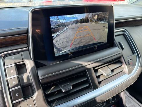 Used 2023 Chevrolet Suburban Premier image 15