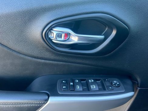 Used 2022 Jeep Cherokee Latitude w/ Trailer Tow Group image 12