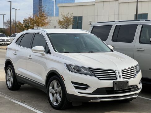 Used 2018 Lincoln MKC Premiere image 16
