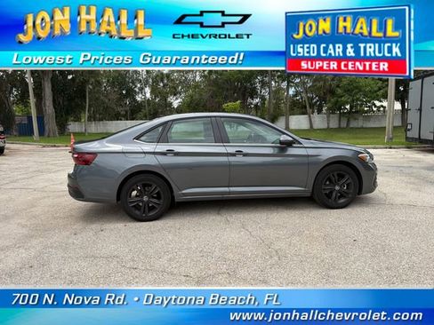 Used 2022 Volkswagen Jetta SE FWD image 15