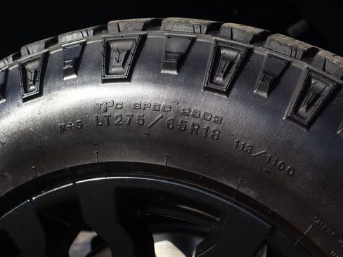 Used 2022 GMC Sierra 1500 AT4X image 54