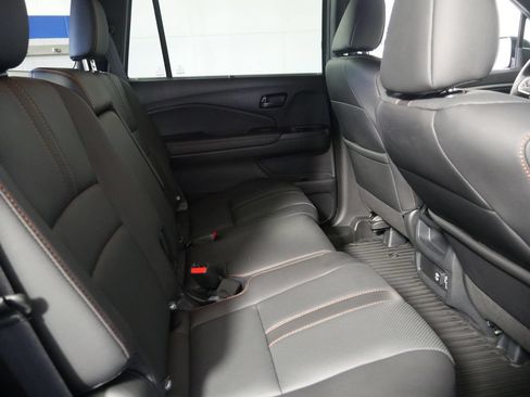 Used 2023 Honda Passport TrailSport image 8