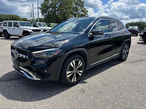 Used 2025 Mercedes-Benz GLA 250 4MATIC image 8