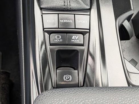 Used 2025 Toyota Camry SE FWD image 16