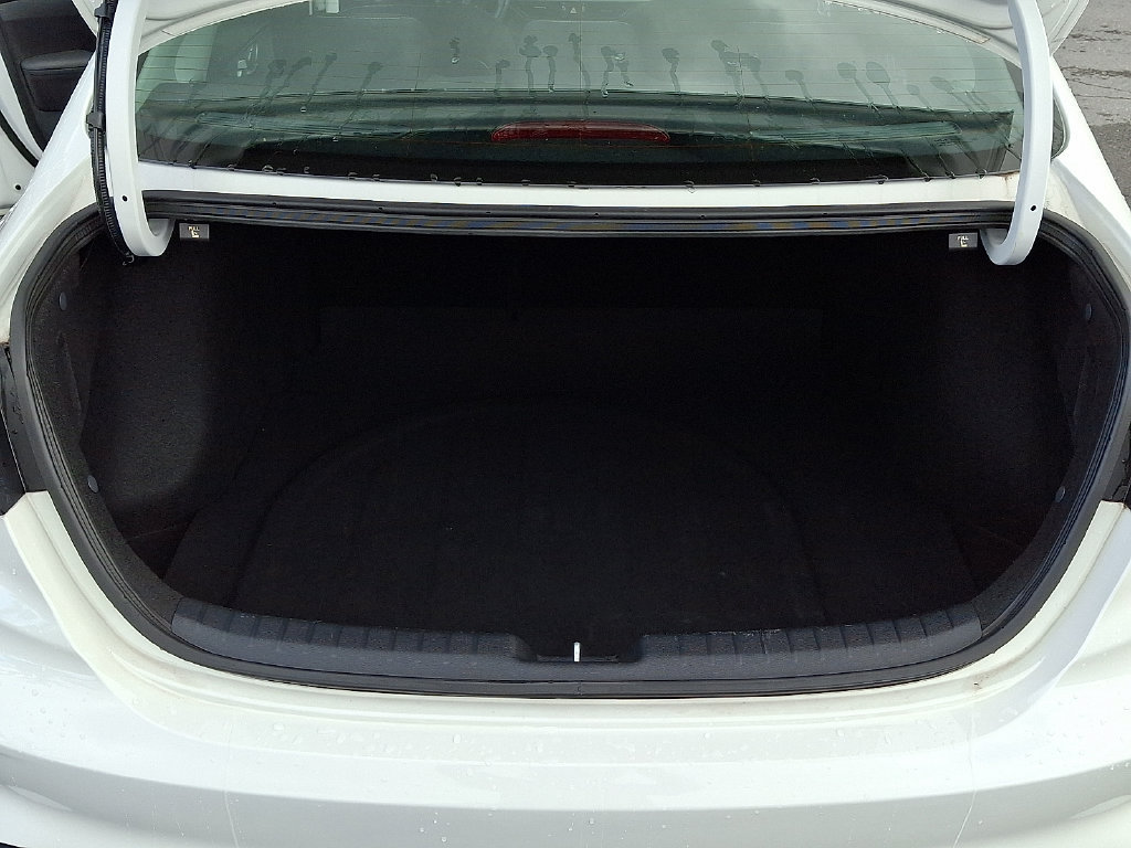 Used 2024 Kia Forte LXS w/ LXS Technology Package FWD image 28