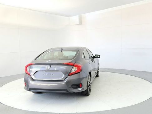 Used 2018 Honda Civic EX-T image 5