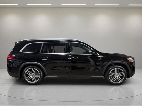 Used 2025 Mercedes-Benz GLS 450 4MATIC image 2