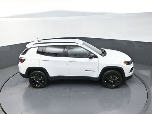 New 2026 Jeep Compass Latitude image 18