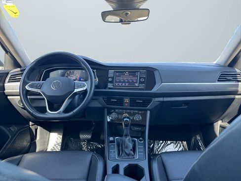 Used 2024 Volkswagen Jetta SE FWD image 10