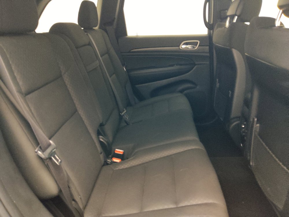 Used 2019 Jeep Grand Cherokee Laredo w/ 18" Wheel & 8.4" Radio Group AWD/4WD image 19
