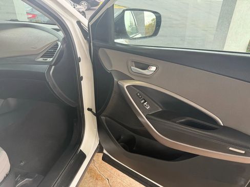 Used 2016 Hyundai Santa Fe Sport image 16