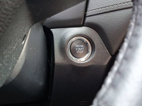 Used 2021 Toyota RAV4 XLE w/ Convenience Package AWD/4WD image 25