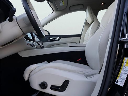 Used 2020 Volvo XC60 T5 Inscription image 37