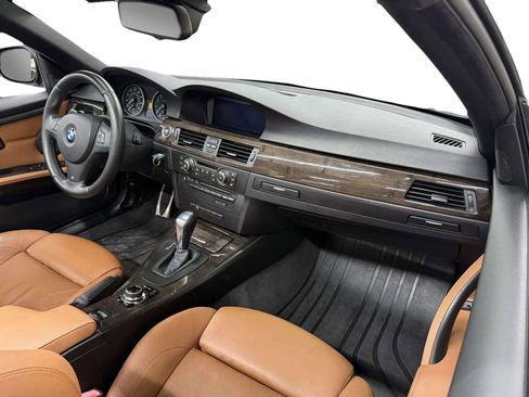 Used 2013 BMW 335i Convertible image 14