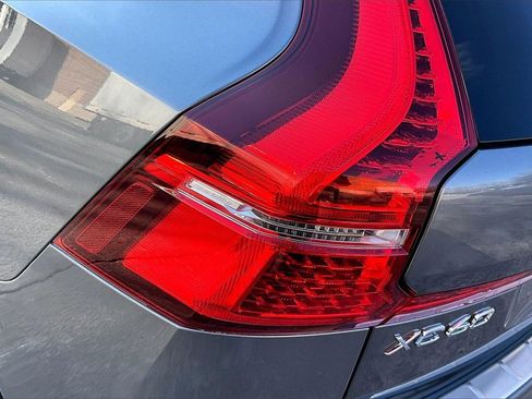 Used 2020 Volvo XC60 T5 Inscription w/ Protection Package Premier image 23