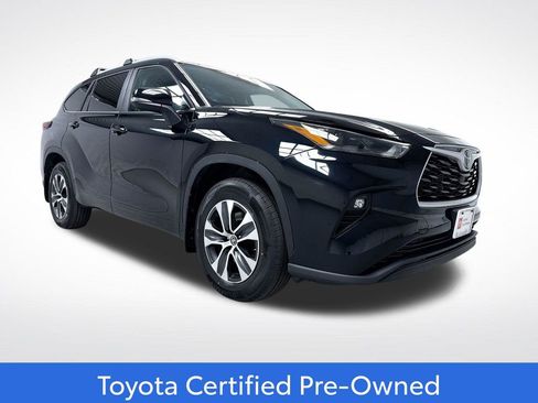Certified 2024 Toyota Highlander XLE AWD/4WD image 1