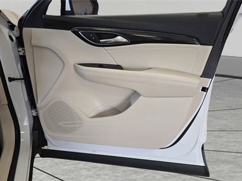 Used 2022 Buick Envision Essence w/ Safety Package image 27