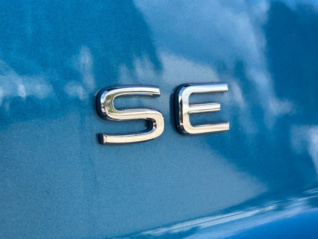 Used 2024 Volkswagen Atlas Cross Sport SE AWD/4WD image 44