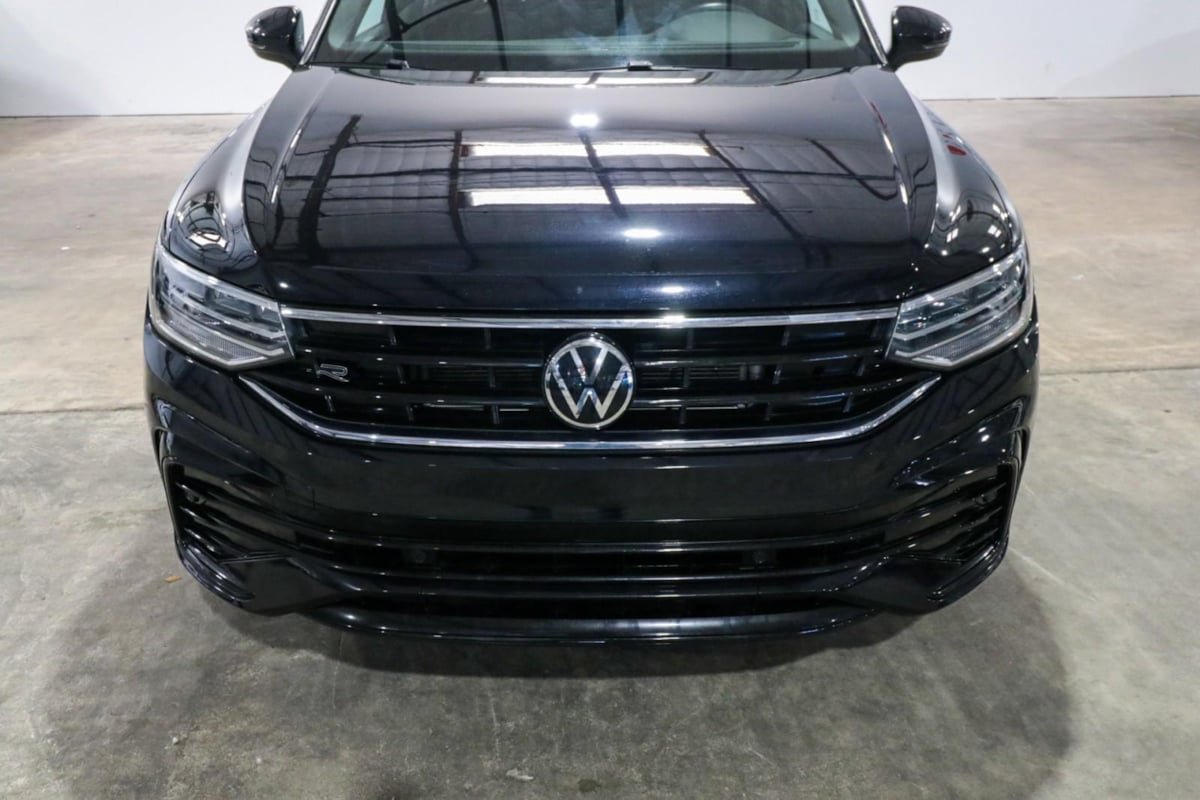 Used 2023 Volkswagen Tiguan SE R-Line FWD image 4