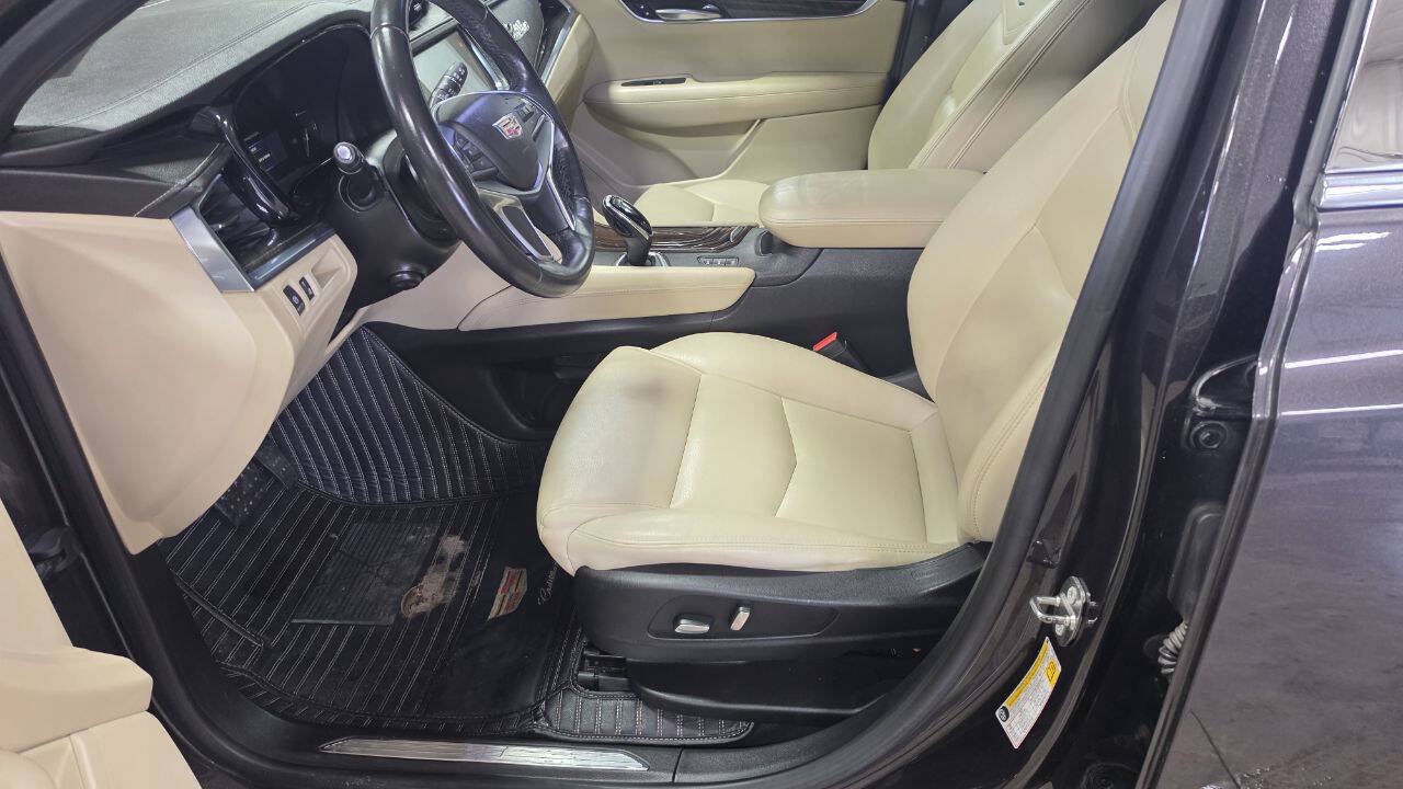 Used 2018 Cadillac XT5 AWD image 17