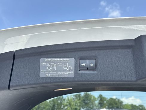 Used 2023 INFINITI QX50 Sensory FWD image 16