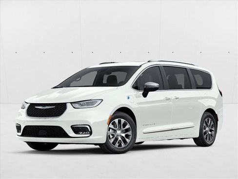 Used 2021 Chrysler Pacifica Pinnacle FWD image 1