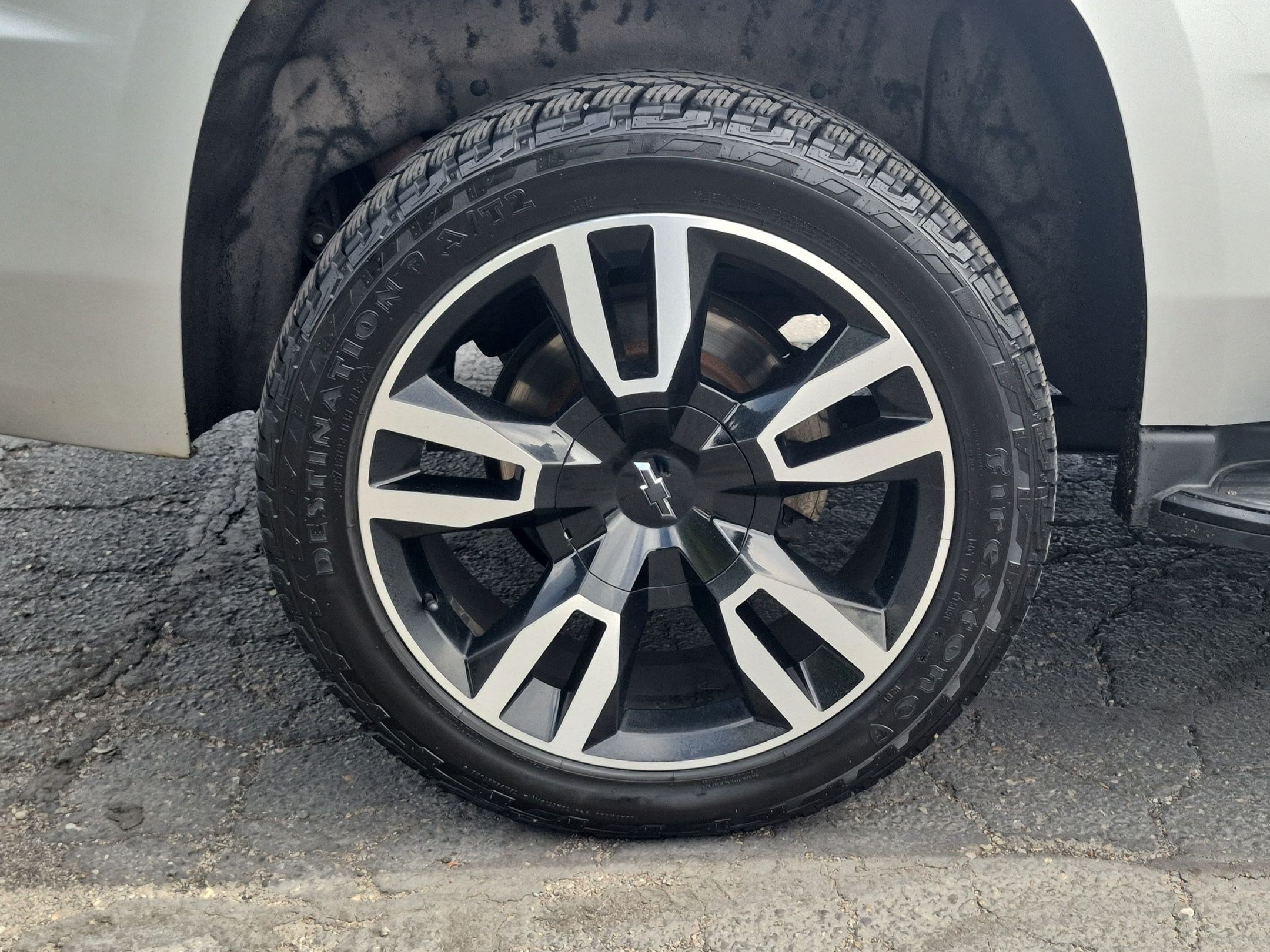 Used 2020 Chevrolet Tahoe Premier AWD/4WD image 12