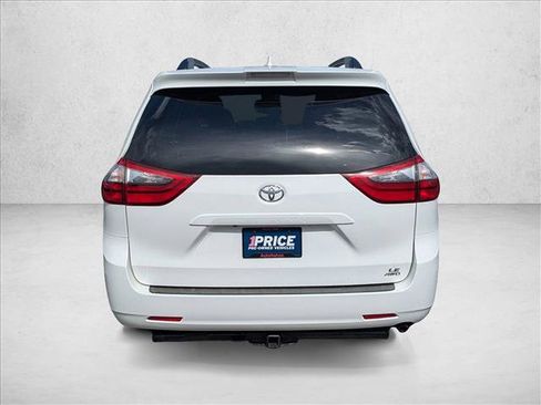 Used 2020 Toyota Sienna LE w/ Protection Package AWD/4WD image 7