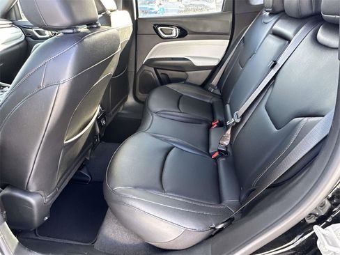 Used 2024 Jeep Compass Limited image 11