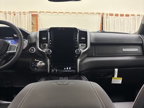 New 2026 RAM 1500 Laramie AWD/4WD image 19