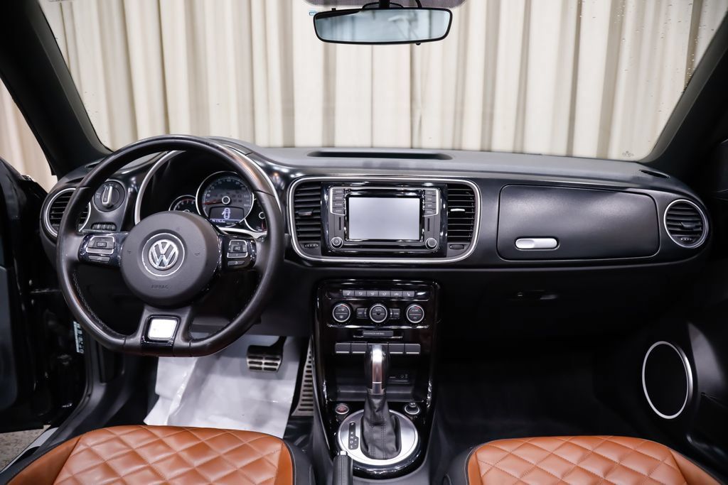 Used 2019 Volkswagen Beetle 2.0T SE FWD image 17