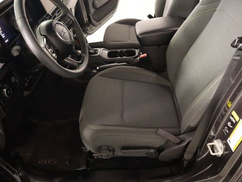 Used 2024 Jeep Wrangler Sport S image 11