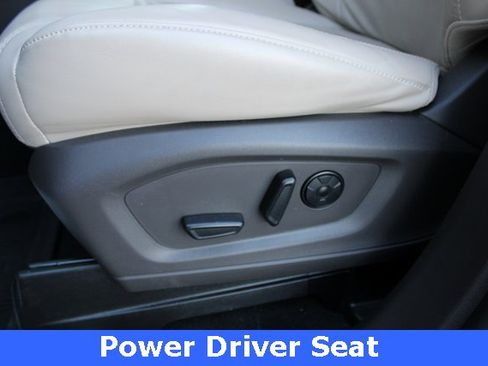 Used 2022 Ford Explorer Platinum w/ Equipment Group 601A image 5