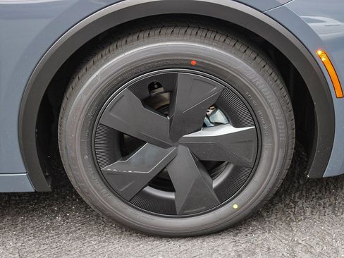 New 2026 Toyota Prius Plug-In Hybrid FWD image 11