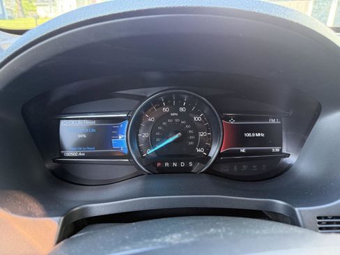 Used 2019 Ford Explorer XLT w/ XLT Sport Appearance Package AWD/4WD image 27